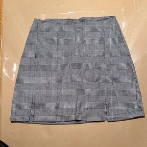 Brandy Melville Black and White Plaid Pencil Skirt